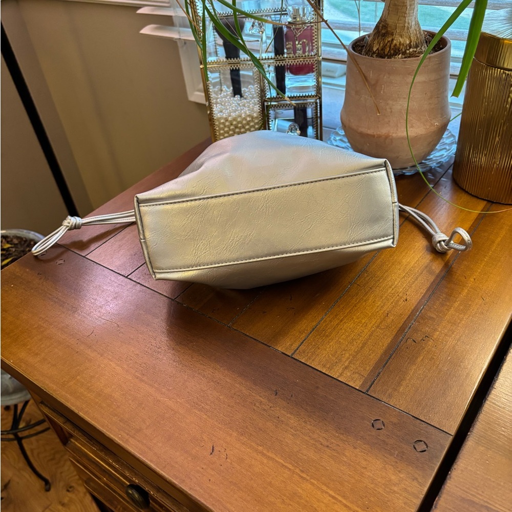 Universal Thread Metallic Silver Shoulder Bag Wit… - image 3